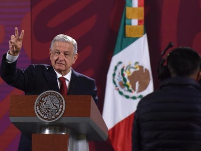 AMLO presume crecimiento económico de 2% en México, según datos del Inegi (Video)