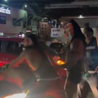 Encuentro de lucha libre se sale de control y termina en las calles de Tijuana (Video)