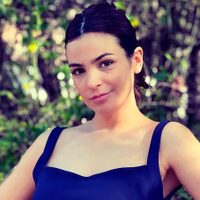 Jardín sustentable y ambientes cálidos: así decoró Agustina Cherri su casa familiar