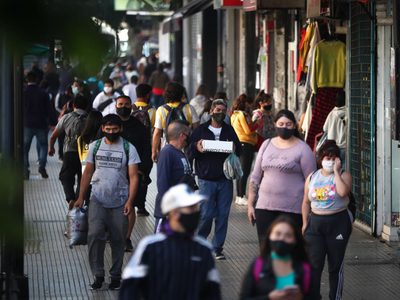 Cuántas posibilidades existen de que Argentina sufra una tercera ola por la variante Delta