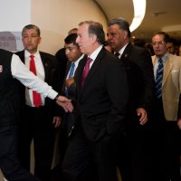 Senadores del PRI reciben a Meade como 'héroe”; Gamboa Patrón llena de elogios a Nuño