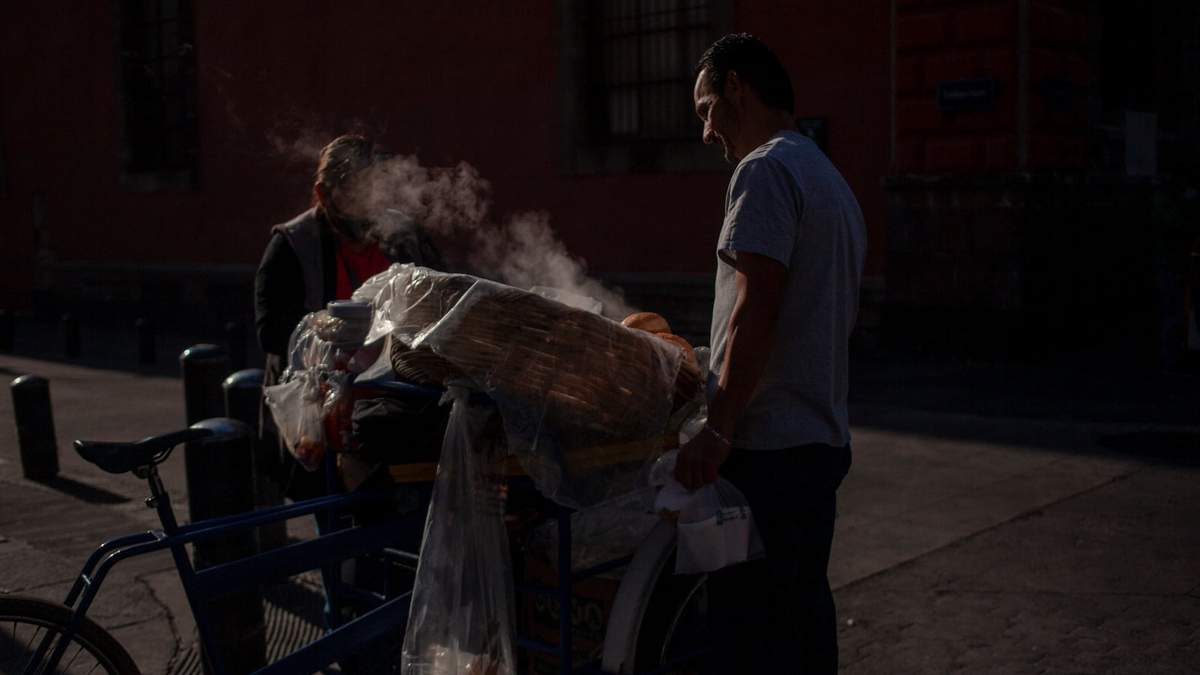 Vendedor de tamales. Discriminado por vender