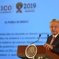 AMLO promete certificar ante notario carta compromiso de no reelección