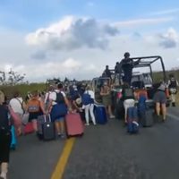 Niegan secuestro de turistas franceses en bloqueo carretero en Oaxaca