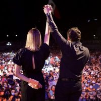 Salud de NL lanza alerta porque no se siguieron protocolos de covid-19 en el festejo de Samuel García