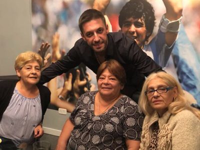 Se conoció la fuerte interna familiar entre las hermanas de Maradona y Claudia: "Se quejaron"