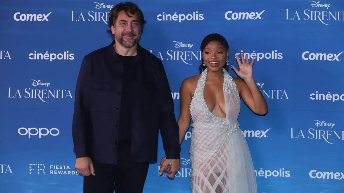 Javier Bardem y Halle Bailey, durante la promoción en México de La Sirenita