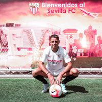 Chicharito vuelve a la liga española, esta vez con Sevilla (Video)