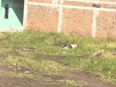 Hallan dos cuerpos en predio de Zamora, Michoacán