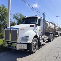 Aseguran pipas con 30 mil litros de combustible ilegal que entró de EU a Coahuila