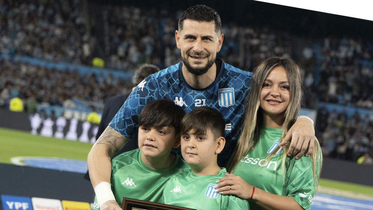 Gabriel Arias y su familia. Se va después de vivir épocas gloriosas con Racing
