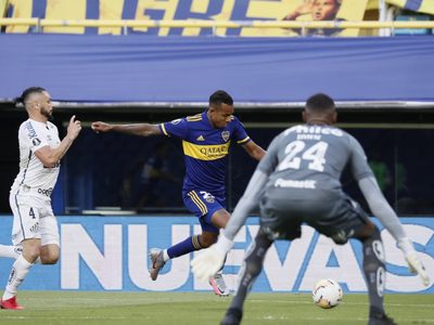 Alarma en Boca: sospechan que Santos jugó con casos positivos de coronavirus