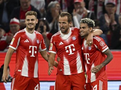 Kane anota triplete y el Bayern golea 6-0 al Leipzig en su primer partido de la Bundesliga