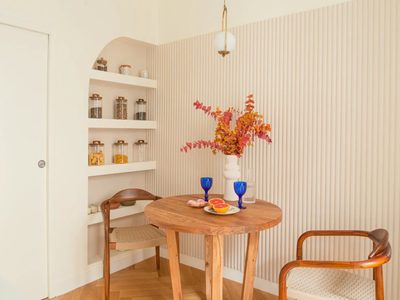 Si tenés el comedor de la abuela, estás de suerte: sumalo a la decoración de tu casa con estilo moderno con estas ideas