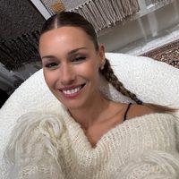Pampita muestra cuáles son los dos básicos que nunca pueden faltar en tu valija si te vas de viaje: así los combinó