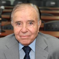 Carlos Menem fue internado por presentar síntomas de coronavirus
