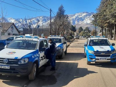 Un demorado en allanamiento policial en HuinganCó