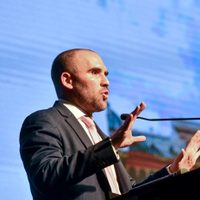 Martín Guzmán adelantó un canje de bonos como método de refinanciamiento
