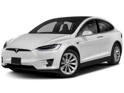 Conductor pierde el control de su Tesla y mata a dos personas (Video)