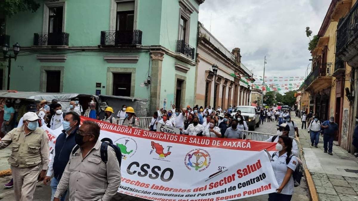 Movilización de trabajadores de la salud en Oaxaca