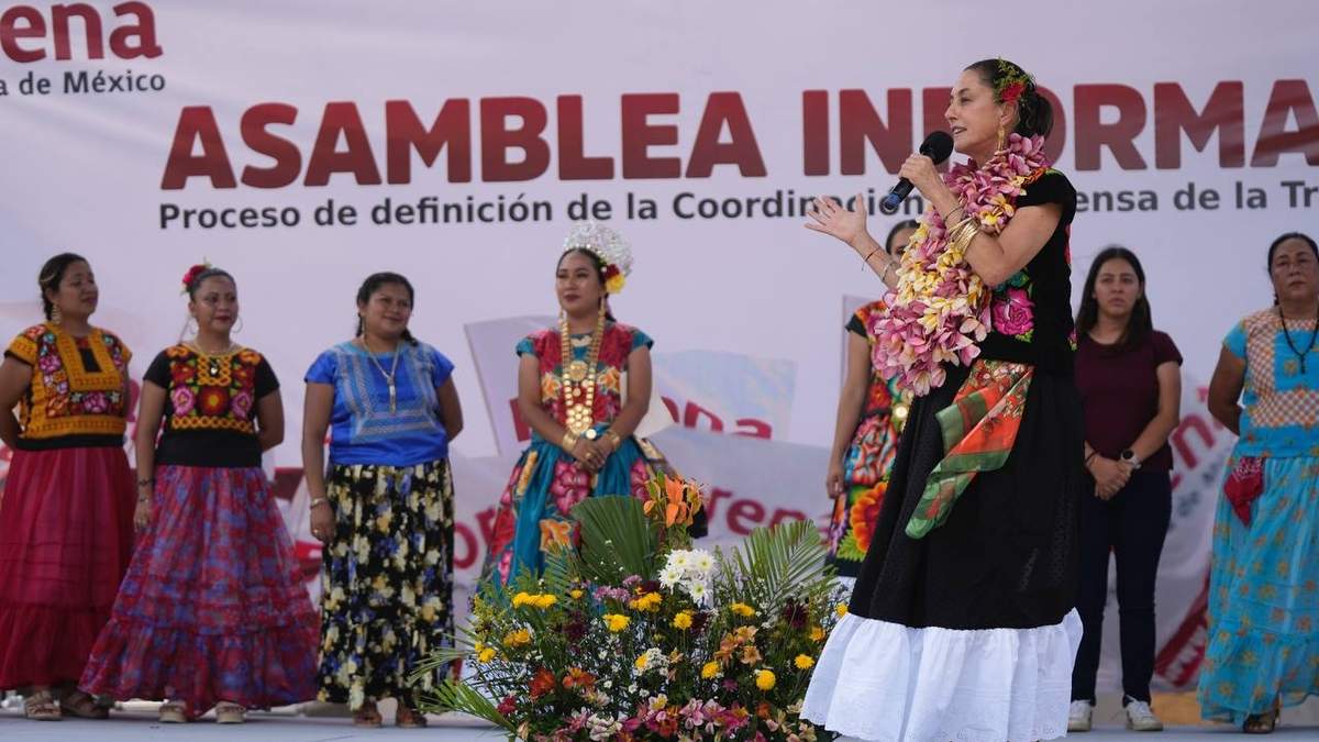 La aspirante a la candidatura presidencial en la Asamblea en Oaxaca