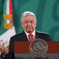 AMLO ignora si EU interrogará a Bartlett por asesinato de Camarena; critica a Proceso por revelarlo