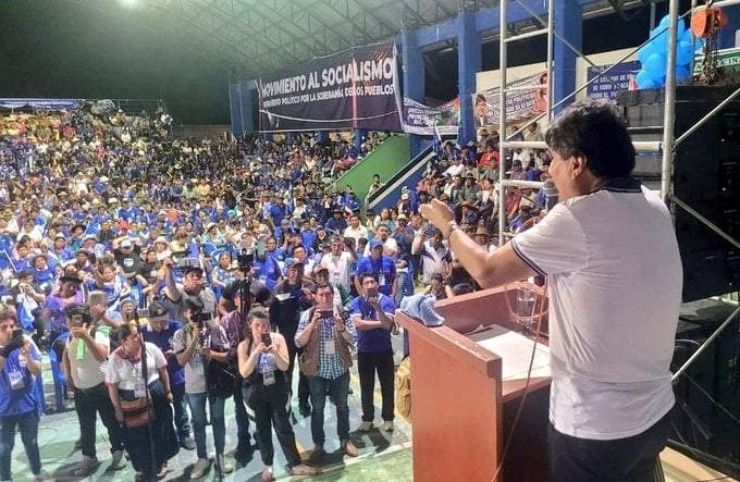 “Los que no aceptan los estatutos, no aportan ni dejan aportar y tampoco respetan la convocatoria a este congreso, no pueden llamarse militantes”, aseveró Evo Morales.