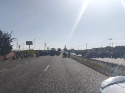 Productores agrícolas de Guanajuato retoman bloqueos carreteros en distintos puntos del estado