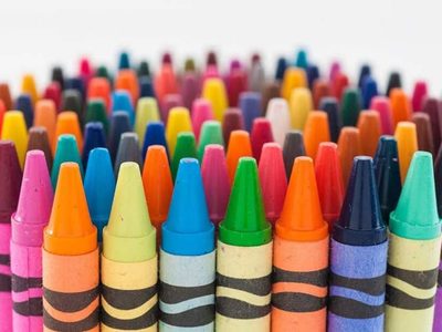 Qué hacer con los pedazos pequeños de crayones: convertilos en uno nuevo y volvelos a utilizar de esta manera