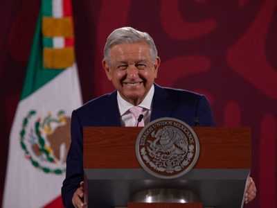 Conservadores no saben que "ahora los nacos estamos de moda": AMLO