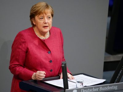 Angela Merkel recibe la primera dosis de la vacuna contra el coronavirus