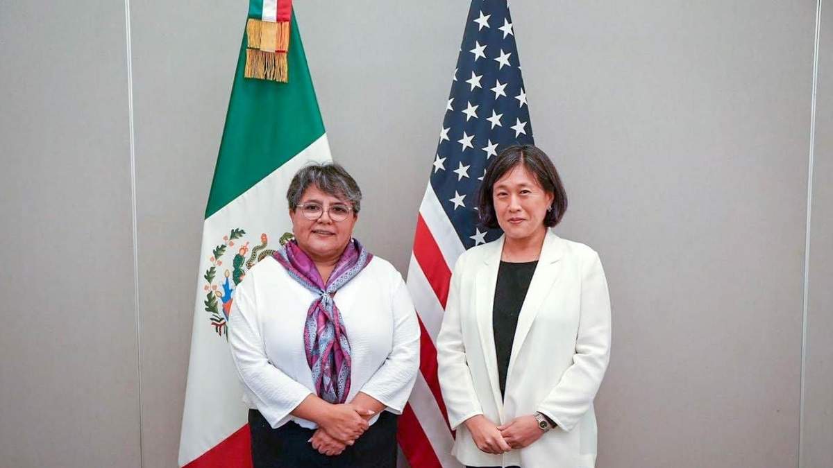 Raquel Buenrostro, secretaria de Economía de México, y la representante comercial estadunidense
