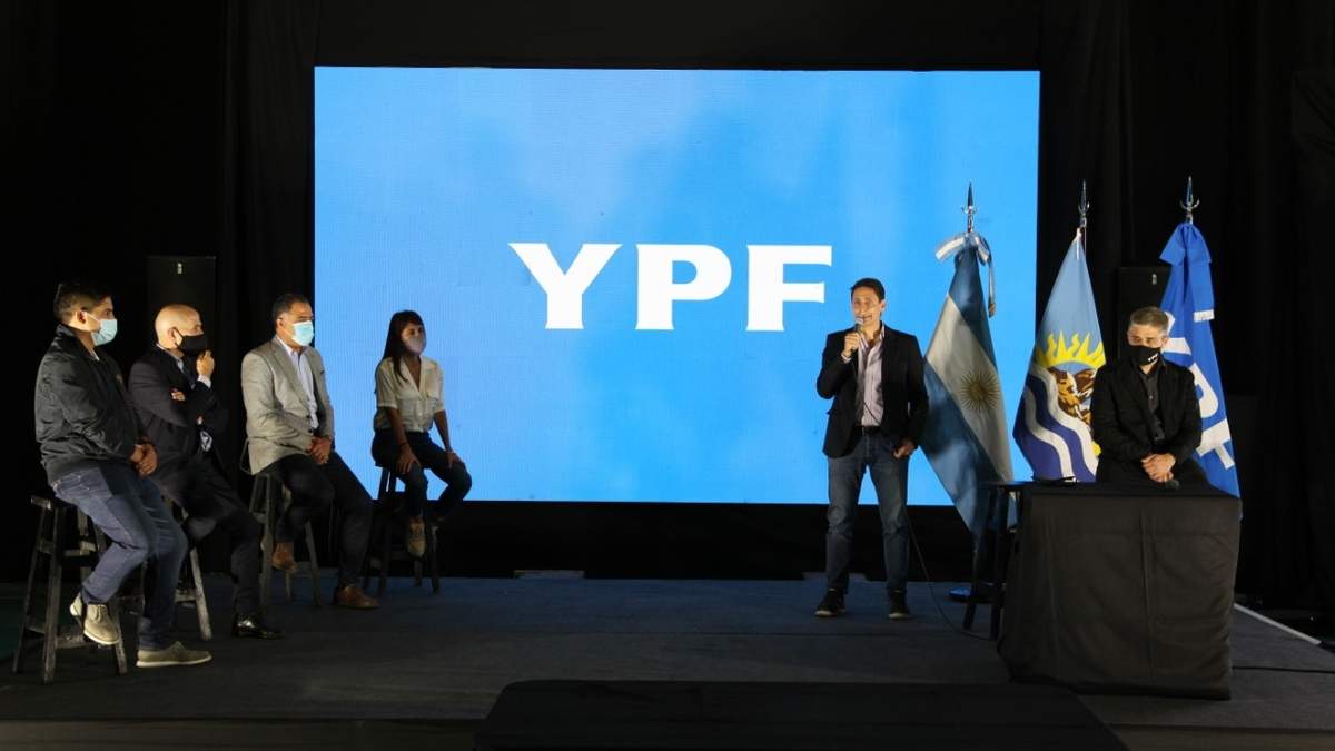 YPF anunció inversiones en Santa Cruz. Fuente: (Twitter)