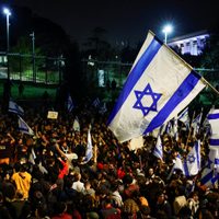 Continúa la crisis en Israel luego de que un ministro se niegue a dejar su puesto