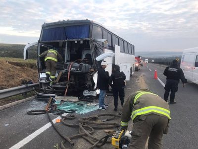 Tres accidentes de autobuses de pasajeros dejan 51 heridos en Jalisco