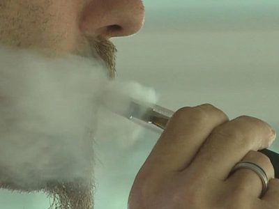Cigarro electrónico en adolescentes triplica iniciación al tabaquismo: OMS