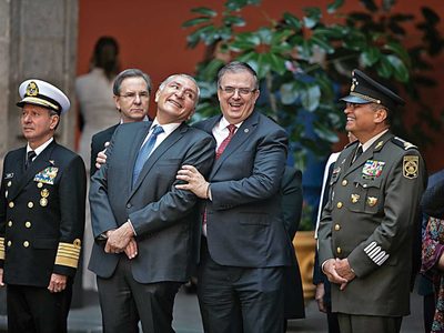 Policías y militares operan la política migratoria