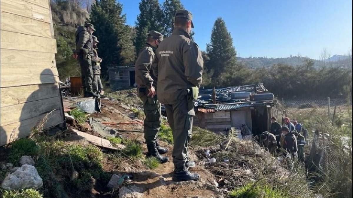 Allanamiento realizado en el mes de septiembre de 2022, en la casa del acusado, en Bariloche. Fuente: (El Cordillerano)