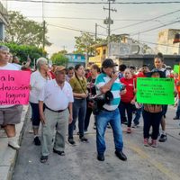 Marchan en Colima contra megaproyecto de ampliación del puerto de Manzanillo