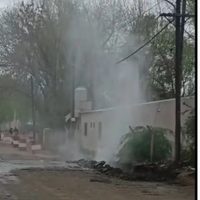 Una retroexcavadora rompió caños maestros de agua y gas en Plottier; hubo evacuados