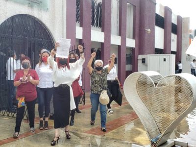 Layda Sansores recibe el acta de mayoría que oficializa su triunfo en Campeche