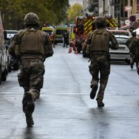 Ataque cerca de la antigua sede de Charlie Hebdo deja dos heridos y dos detenidos
