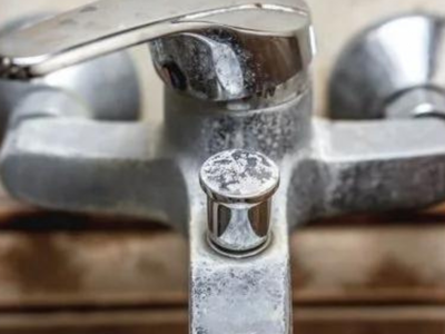 Sacá todo el sarro de tus griferías con un solo producto y en menos de 10 minutos