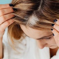 3 veces a la semana es suficiente: probá este poderoso remedio para cubrir las canas en poco tiempo