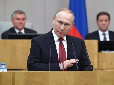 Rusia: tras las primeras dos víctimas fatales por coronavirus, Putin suspende el plebiscito