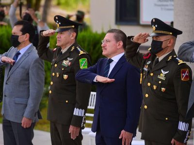 El panista Rosas Aispuro, gobernador de Durango, respalda la militarización de la Guardia Nacional