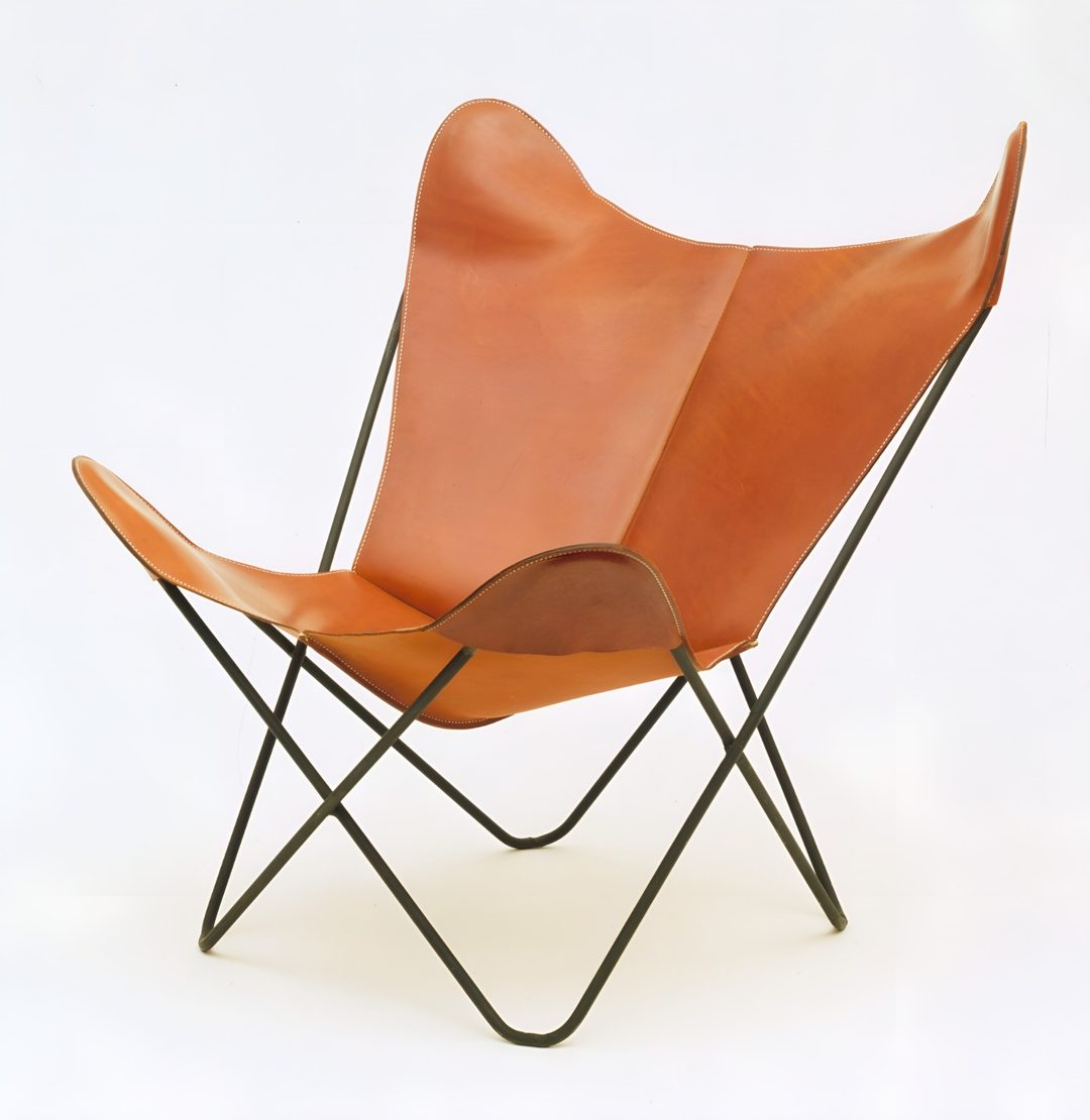 La “butaca” mexicana con asiento de piel, de Clara Porset.  Foto Cortesía MoMA