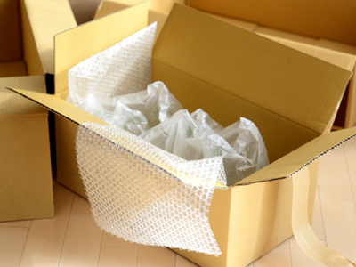 Con solo una caja de cartón: armate este organizador vintage para guardar tus sábanas y frazadas