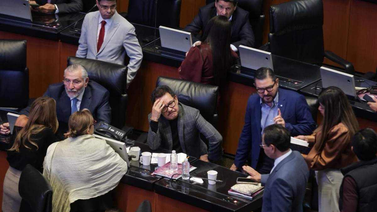 Adán Augusto López e Ignacio Mier en la sesión en el Senado