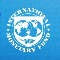 La titular del FMI consideró el pedido de Argentina y podría desembolsar los primeros 8.000 millones de dólares
